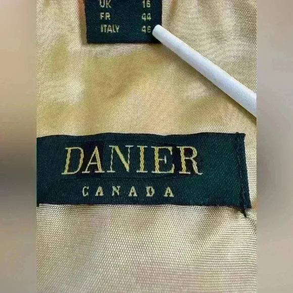 Vintage 90’s Danier Genuine Leather  Pencil Knee Length Career-Wear Skirt in Tan - Picture 4 of 7